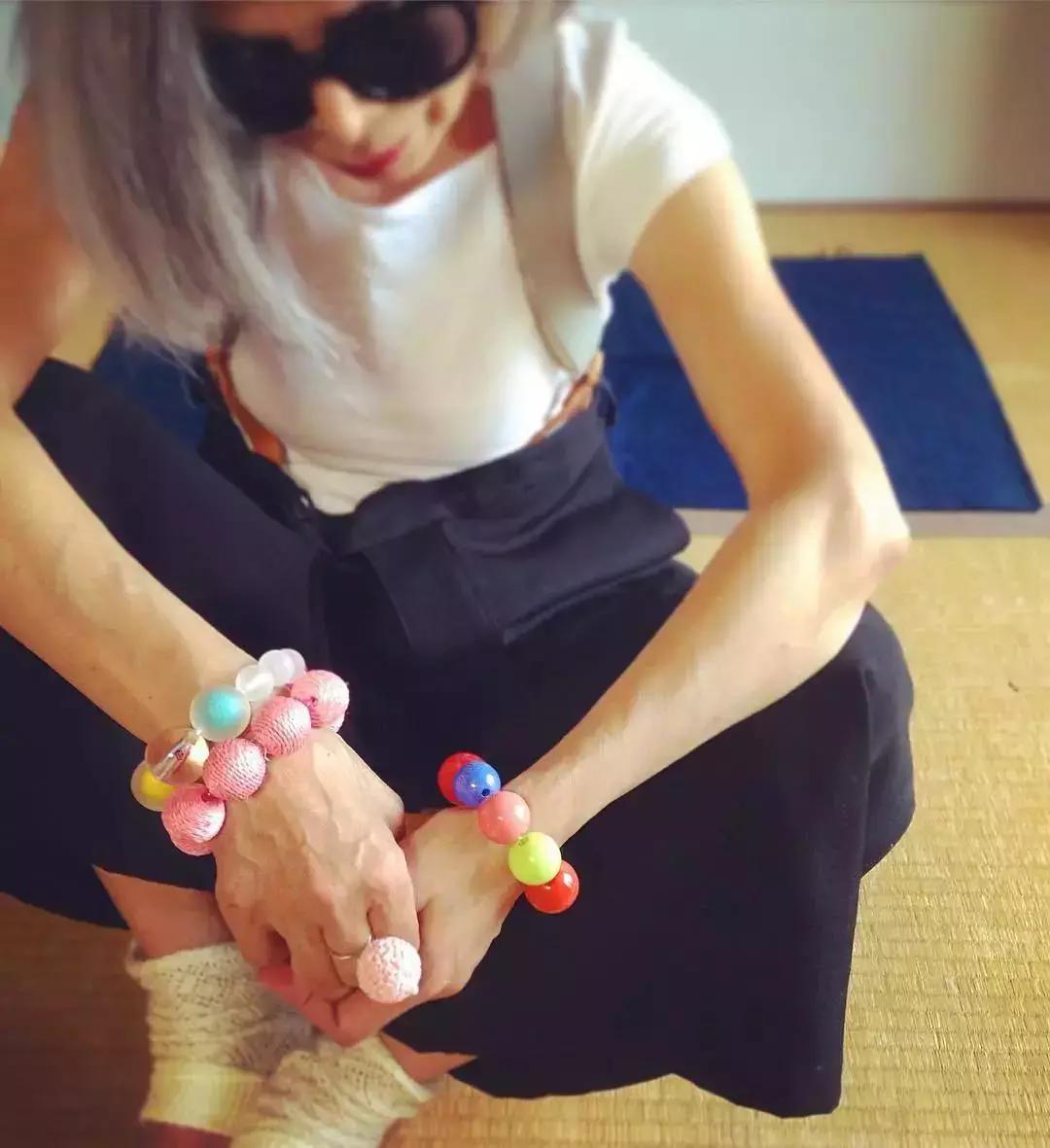 80岁的时尚潮流老奶奶 (88岁时尚老奶奶)