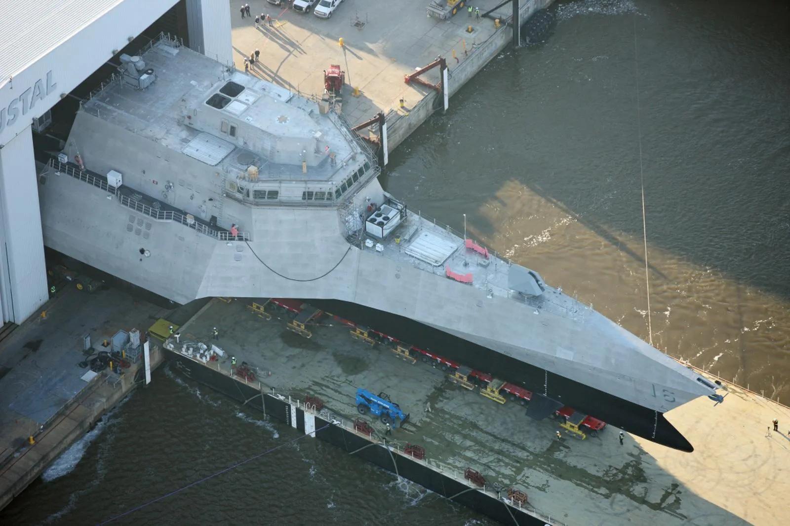 “自由号”濒海战斗舰退役，金玉其外的科幻舰，花拳绣腿的战斗力