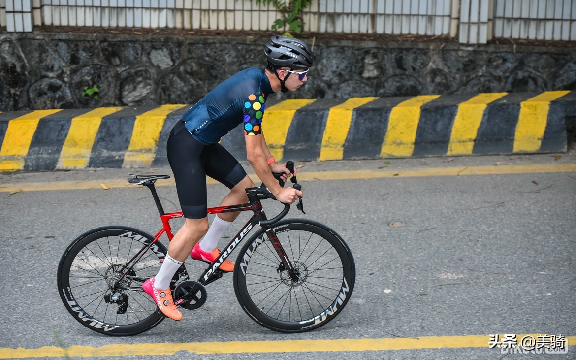 瑞豹robinevo和sparksramevo对比,瑞豹无线电变公路车