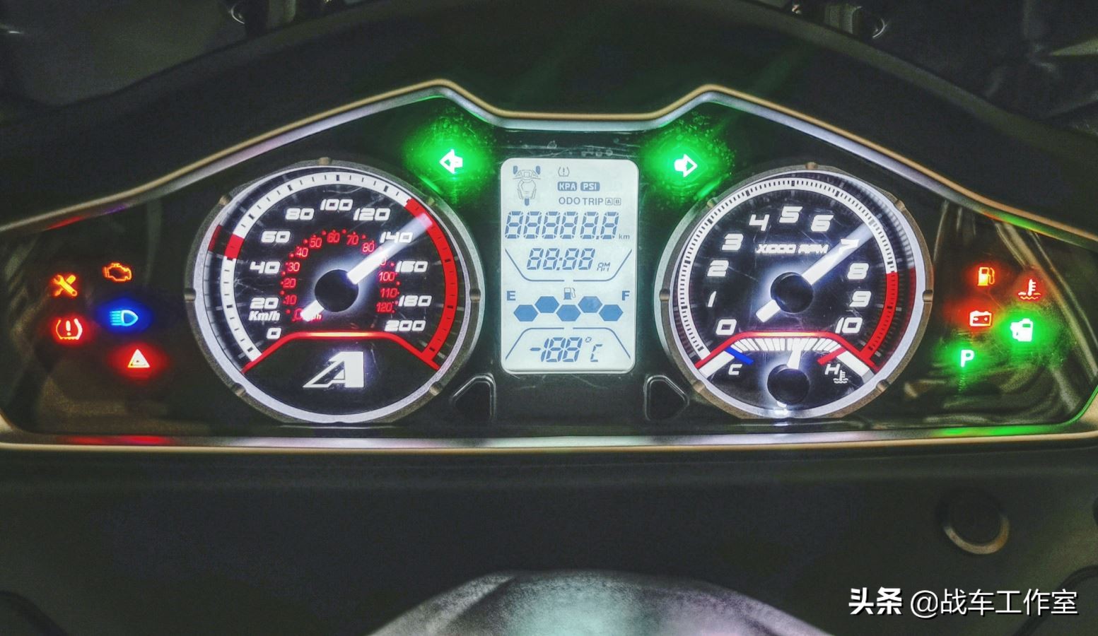 宏佳腾3d-350r用的什么发动机,宏佳腾350r倒三轮摩托车评测