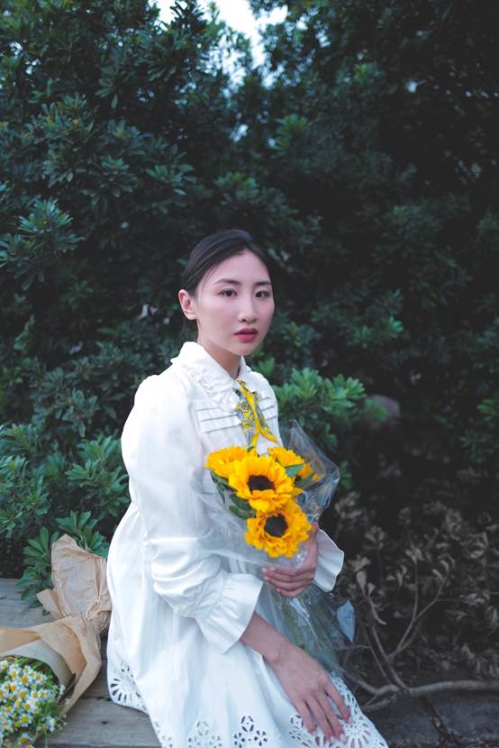 婚纱照创意多重曝光,何雯娜惊艳体操服婚纱照