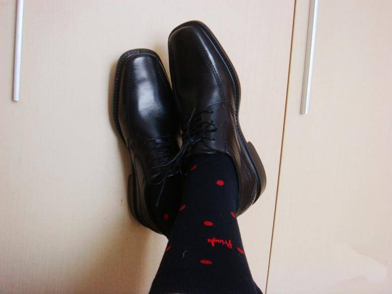 拒绝云推荐，让有200双袜子的我来告诉你怎么选购袜子