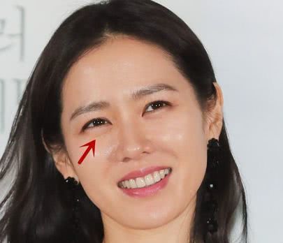 使用眼霜99%的人都犯过这些错,用几百块的眼霜竟然会长脂肪粒