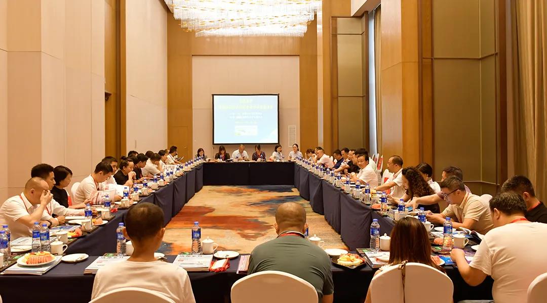 走进永亨—成都市家具商会举办办公家具标杆企业学习交流沙龙活动