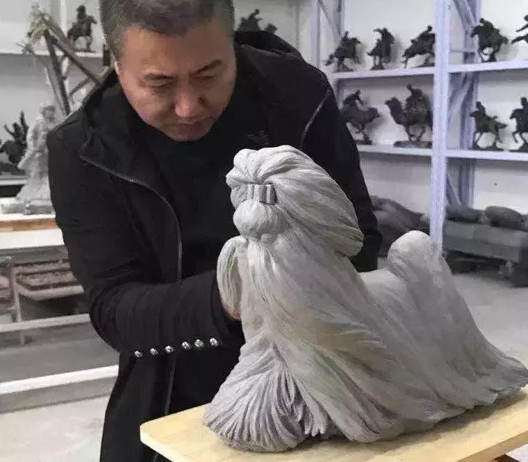 美容行业一个月能赚10000吗,美容师月薪上万是真的吗