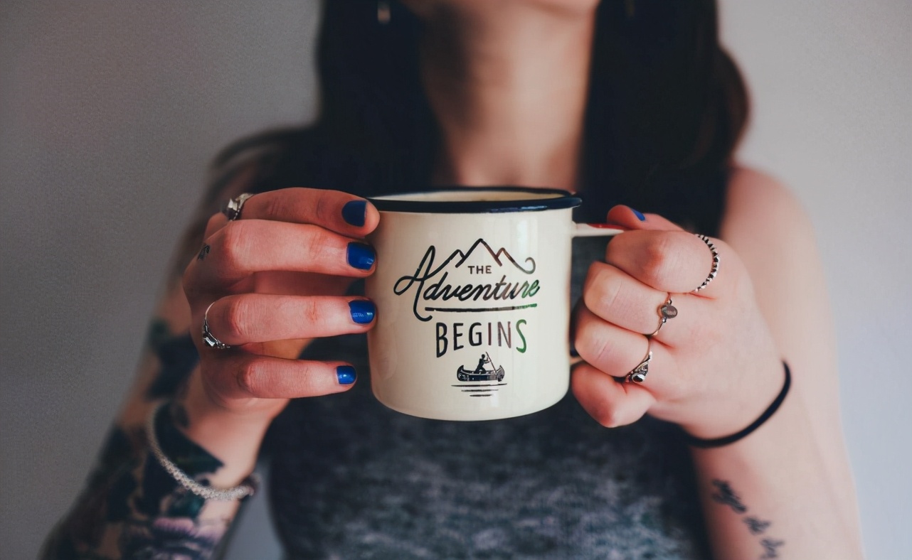 别人结婚发请帖我们应该怎么说话,结婚请帖怎么发高情商