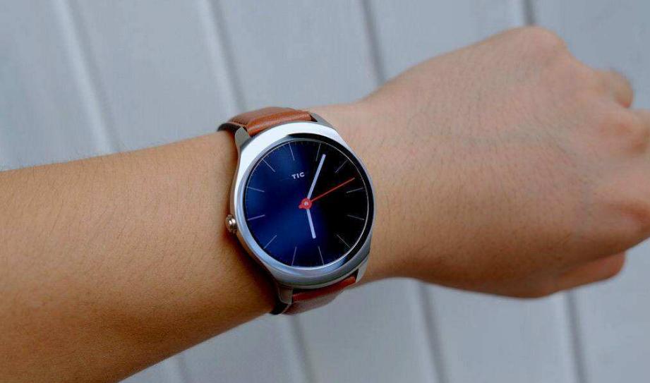 如何挑一款便宜排面高的智能手表 (同等价格选智能手表还是机械手表)