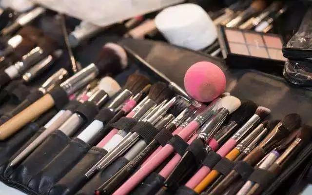 韩国明星用过不脱妆粉底,韩国明星化妆不脱妆