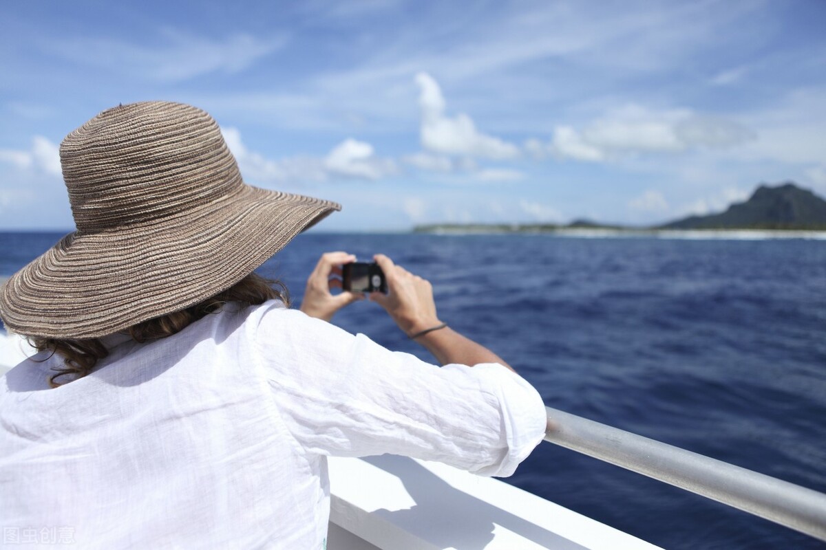 如何染发后头发不干枯毛躁,头发干枯毛躁怎么变柔顺不用发膜