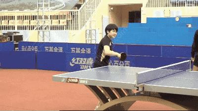 讲解平高球技术动作,高手杀球慢动作