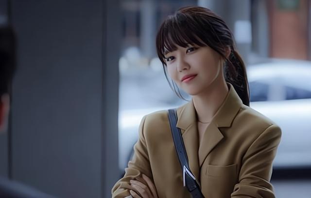 二婚女人结婚后频繁发朋友圈,二婚女再婚经常晒朋友圈