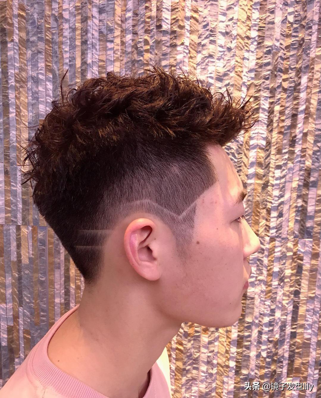 2021年最流行的发型发根蓬松造型,今年最流行的男士发型最简单款