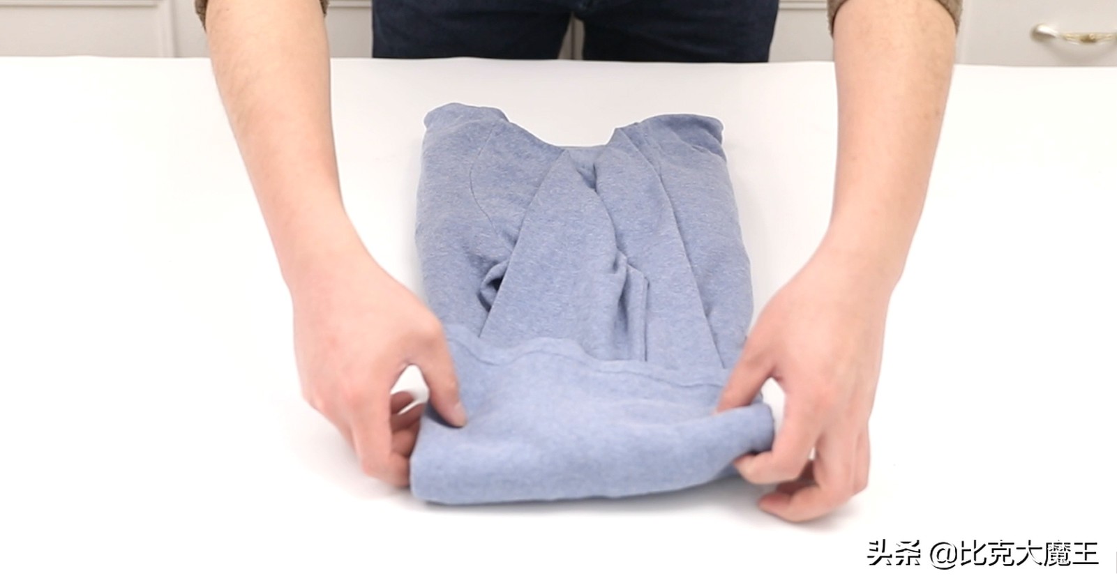 厚衣服怎么叠比较省空间,怎么叠厚衣服省空间行李箱