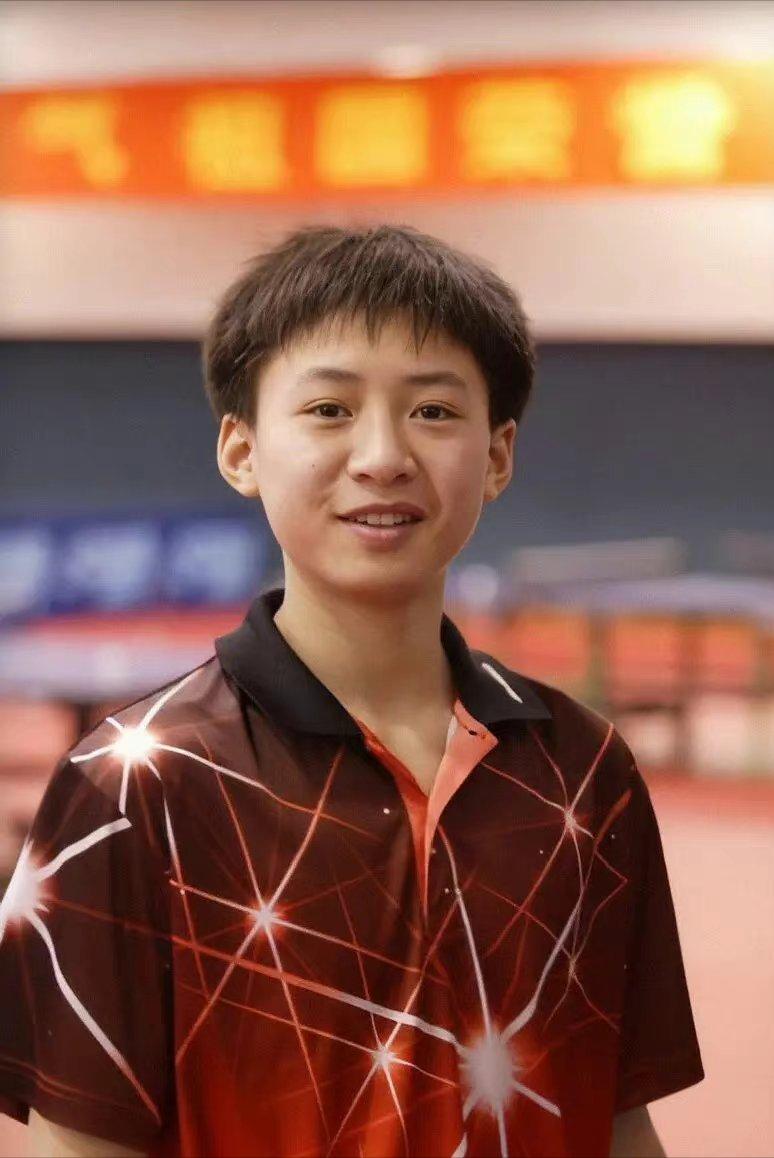 乒乓球方博世界冠军抖音号,乒乓直播间方博