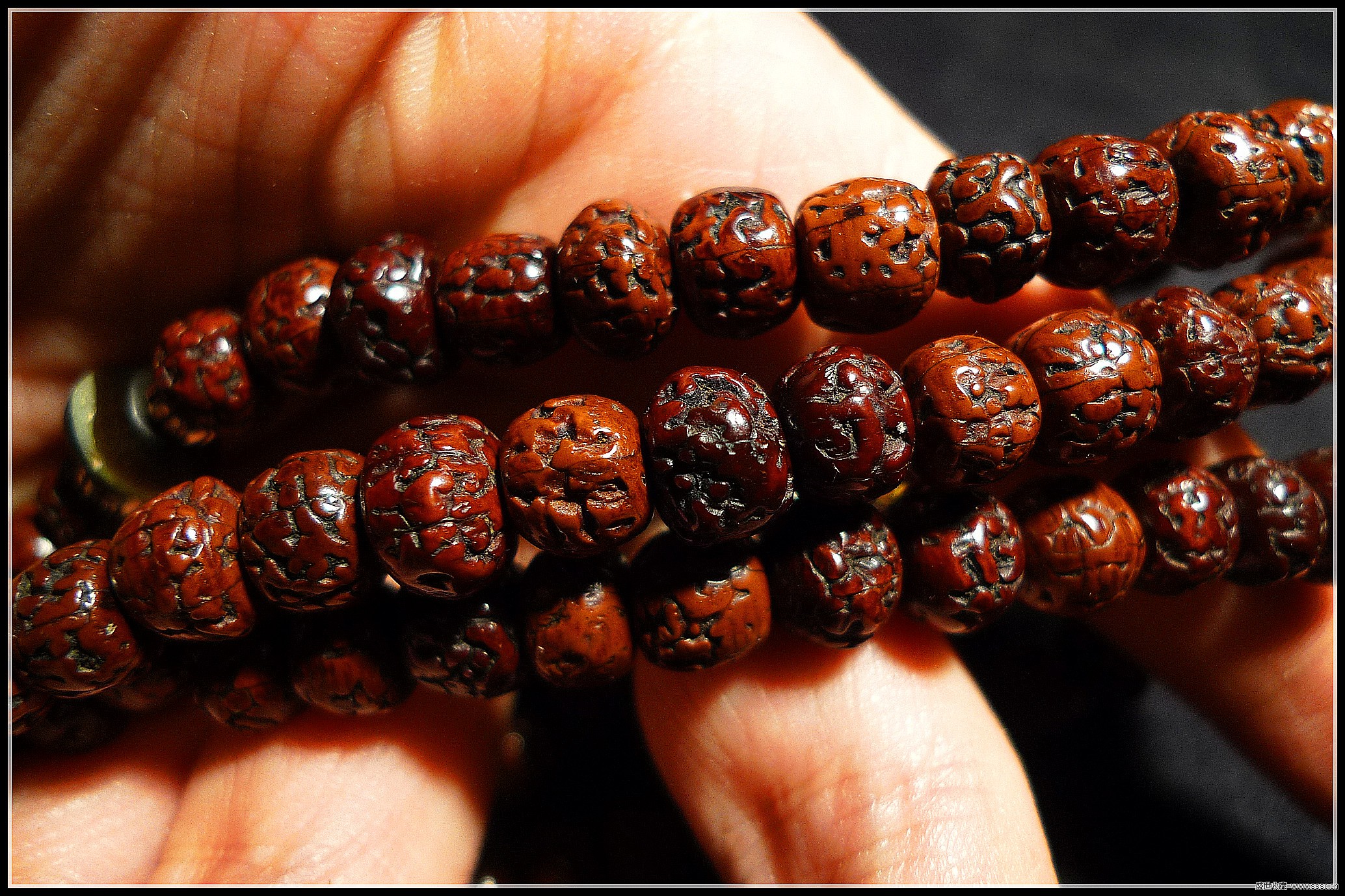 手工串珠作品起源史,串珠艺术的起源和发展