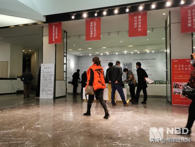各地楼市利好频出售楼部依旧冷清,多地售楼部出现人山人海一房难求