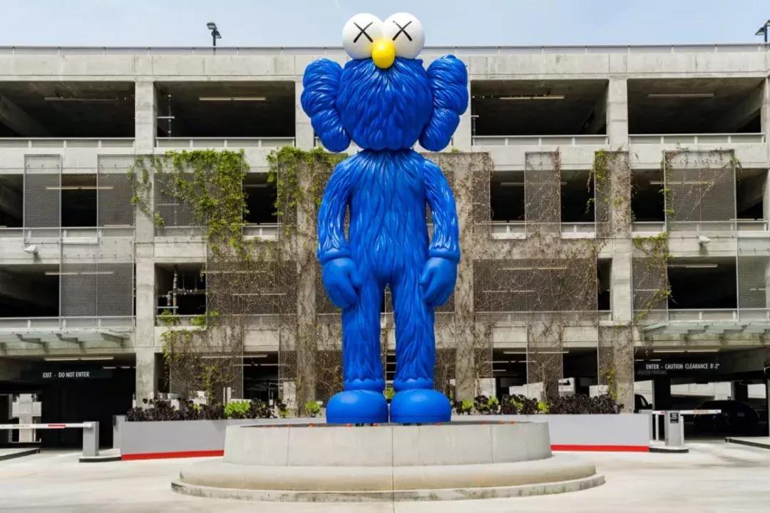 优衣库与kaws联名t恤,优衣库与kaws联名的t恤