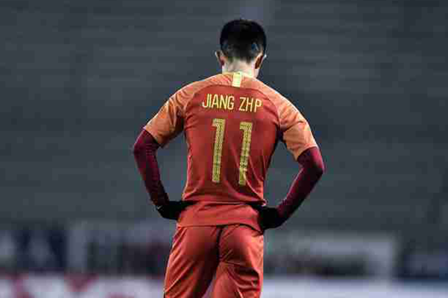 东亚杯日本失误,东亚杯最后战0比1不敌朝鲜