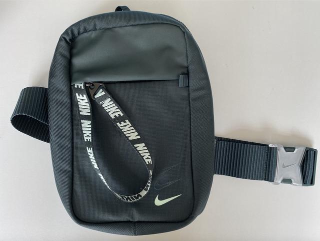 耐克胸包新款配色,nike胸包浅抹茶绿
