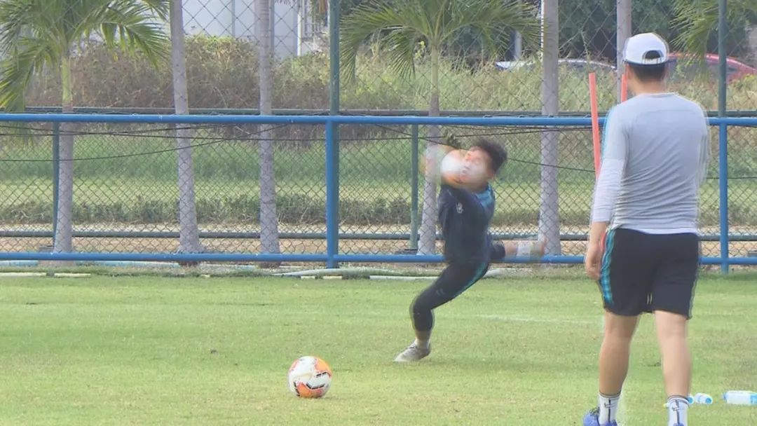 结束隔离，向球队报到！这样的“驰援”胜“引援”