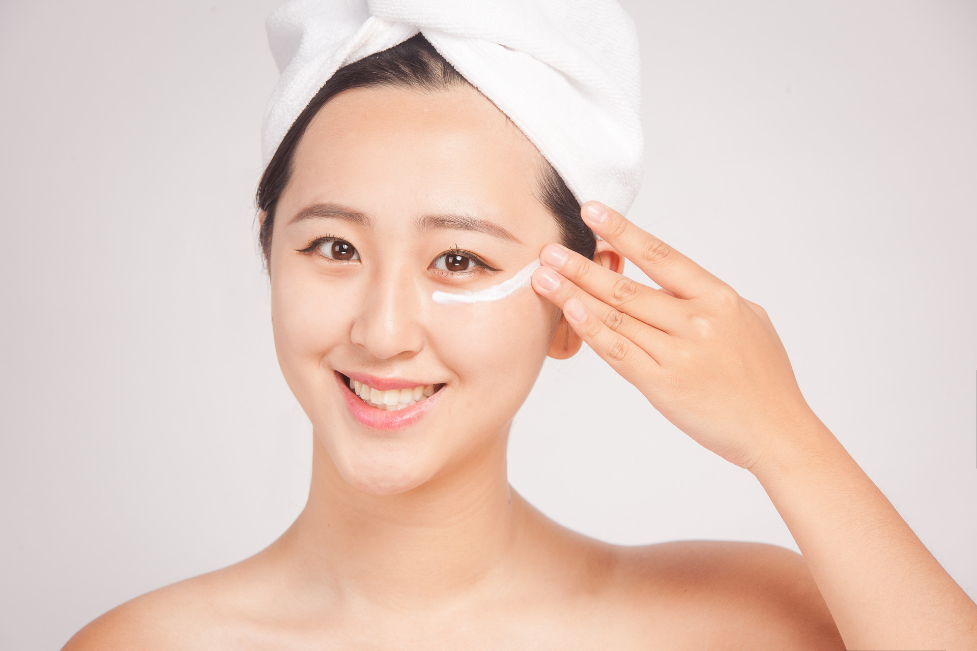 脸上长斑别慌学会这招科学淡斑,脸上长斑多别慌来试试淡斑黑科技