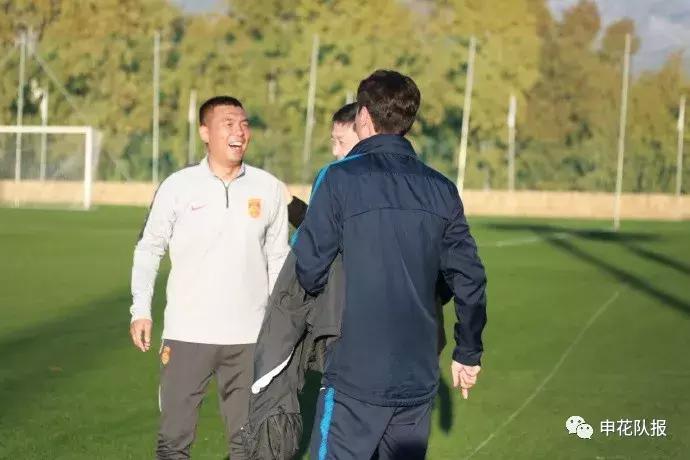 国足热身赛上海申花,徐友刚还能回申花踢主力吗