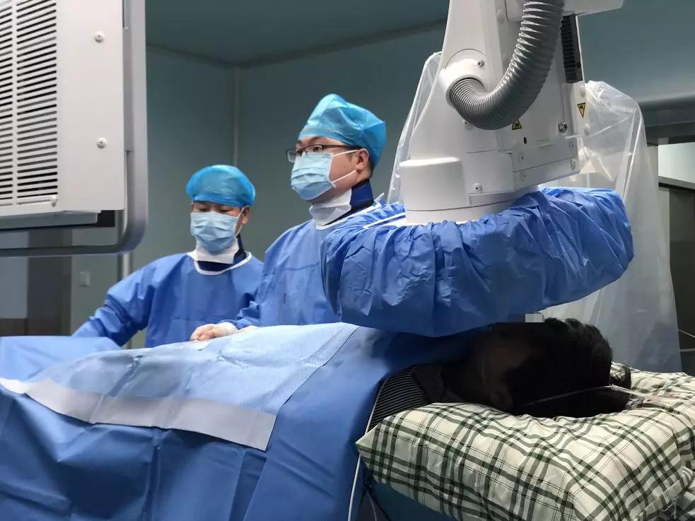 介入加靶向治疗肝癌,什么叫肝癌介入治疗