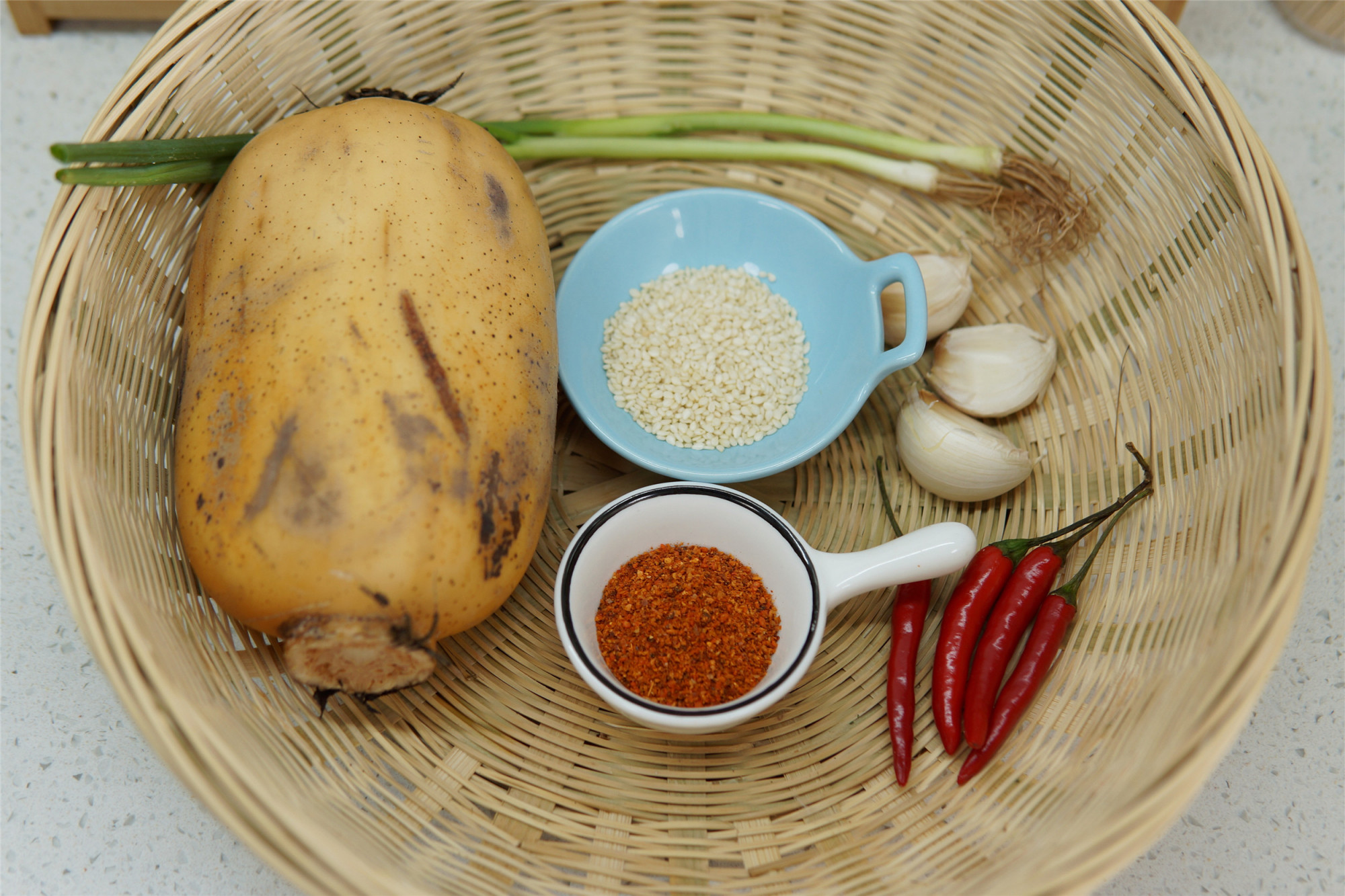 凉拌莲藕如何防止莲藕变黑,煮莲藕莲藕发黑