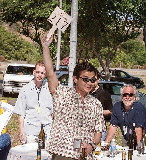 印度籍华人,伪装成富二代,卖假酒给外国人,被罚款2800万