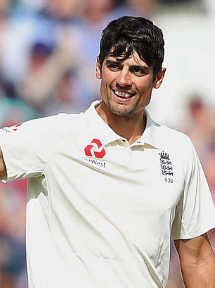 英格兰决赛球员被打,英格兰被授予勋章的足球