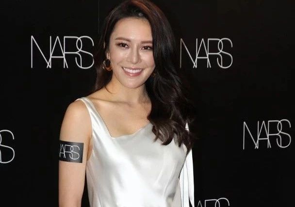 带10套泳衣飞泰国拍《3日2夜》?TVB力捧华姐:1天换1套