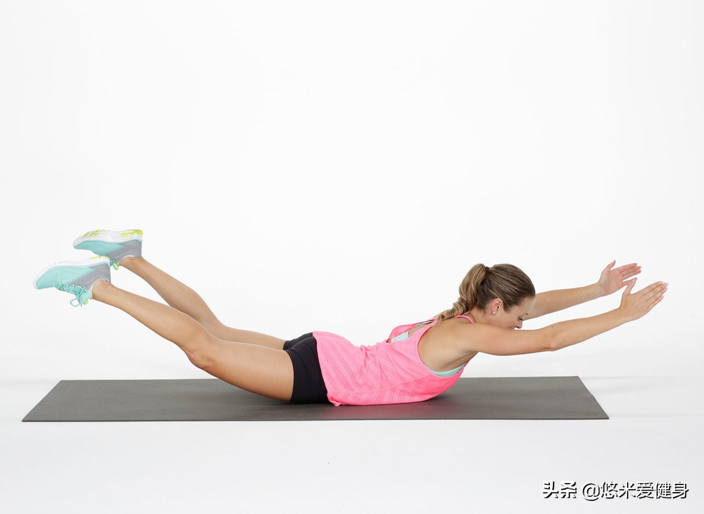 不去健身房怎么练一身好看的肌肉,新手健身房一周健身训练计划