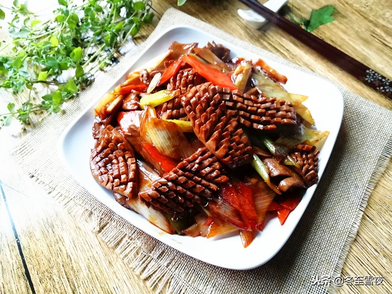 在家做猪腰，教你小窍门，不腥不骚又滑嫩，味道不输餐馆大厨