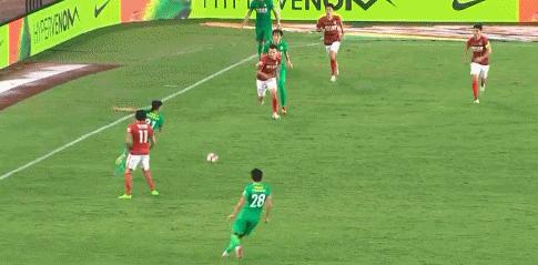 足坛十大凶狠犯规集锦,足坛十大恶意犯规集锦