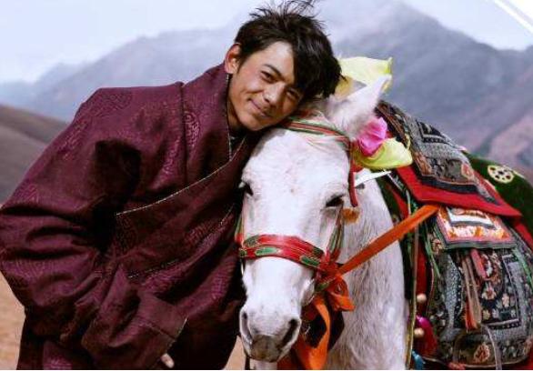 丁真火了几年了,丁真凭什么可以那么火