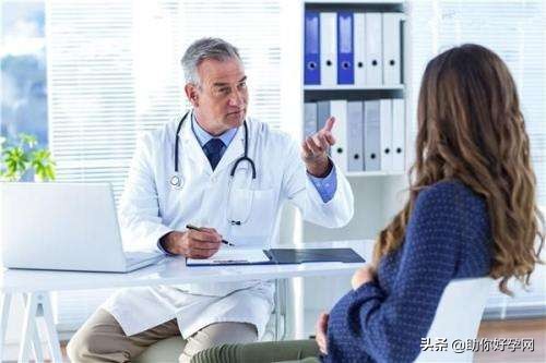 赵又廷高圆圆一家五口外出遛娃,高圆圆赵又廷照顾妈妈