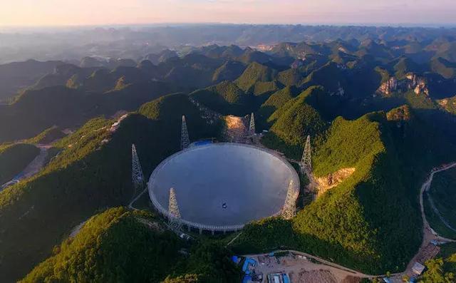 贵州黄果树瀑布和小七孔怎么选,多彩贵州荔波小七孔西江千户苗寨