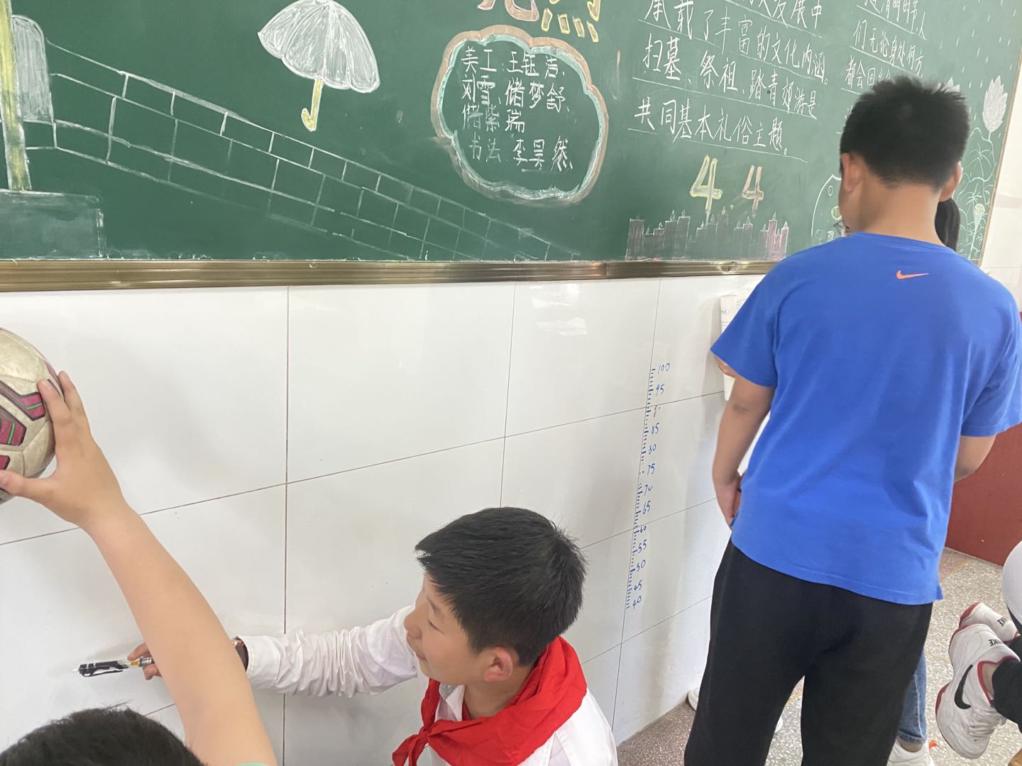 球的反弹高度为什么不一样,破坏球还能反弹吗