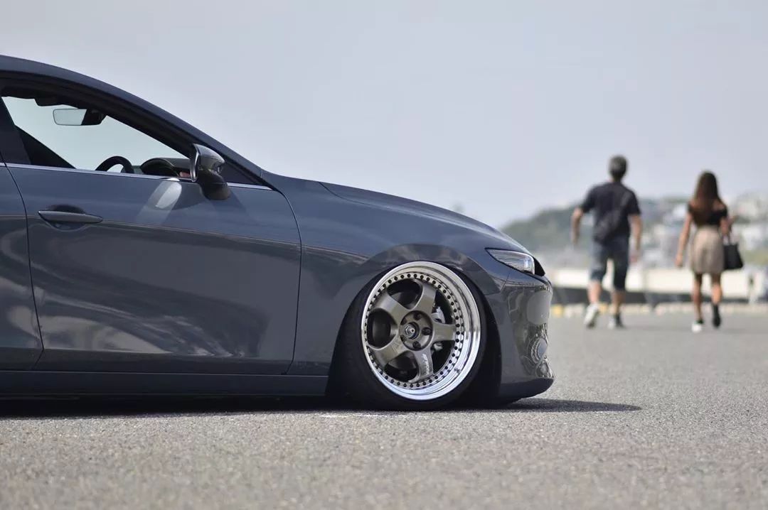 次世代马自达3国内竟缺席两厢版本，只能看国外玩家改装帅的飞起