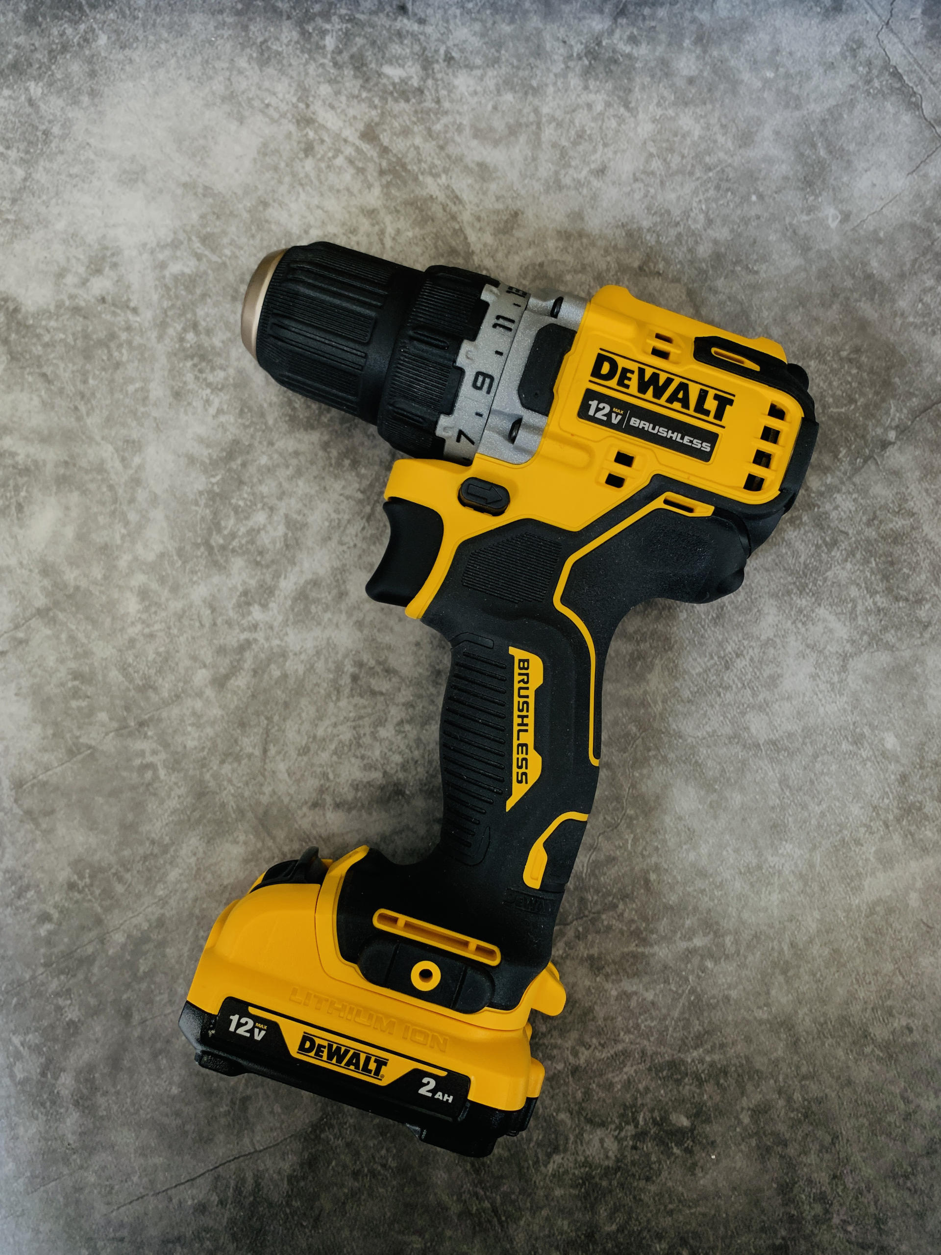 得伟锂电钻哪个型号的好,得伟dcd999锂电钻