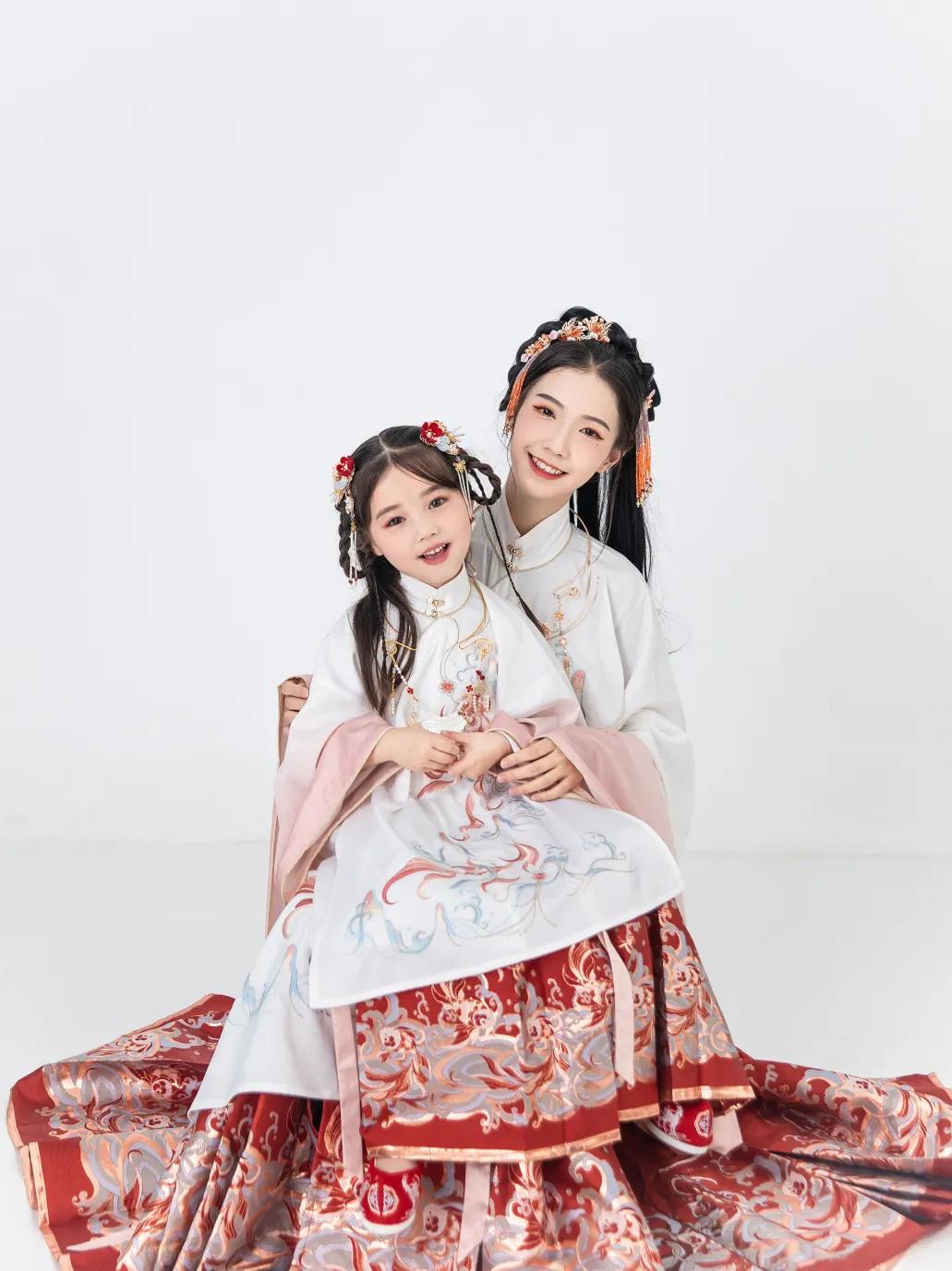 六一儿童节三口亲子拍照姿势,亲子拍照姿势0-6岁