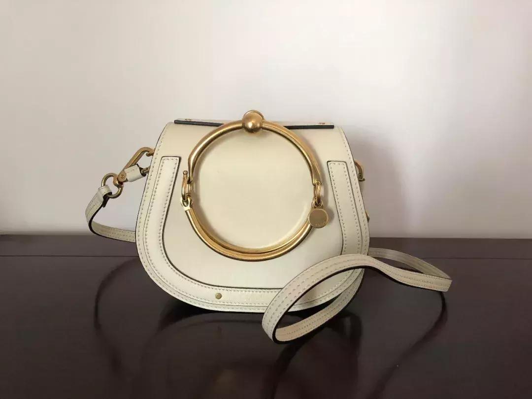 一年买三个奢侈品包包好吗,买过最后悔的大牌包包是什么