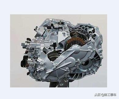 新车漏油一般是哪里的问题,新车曲轴油封漏油是大事吗