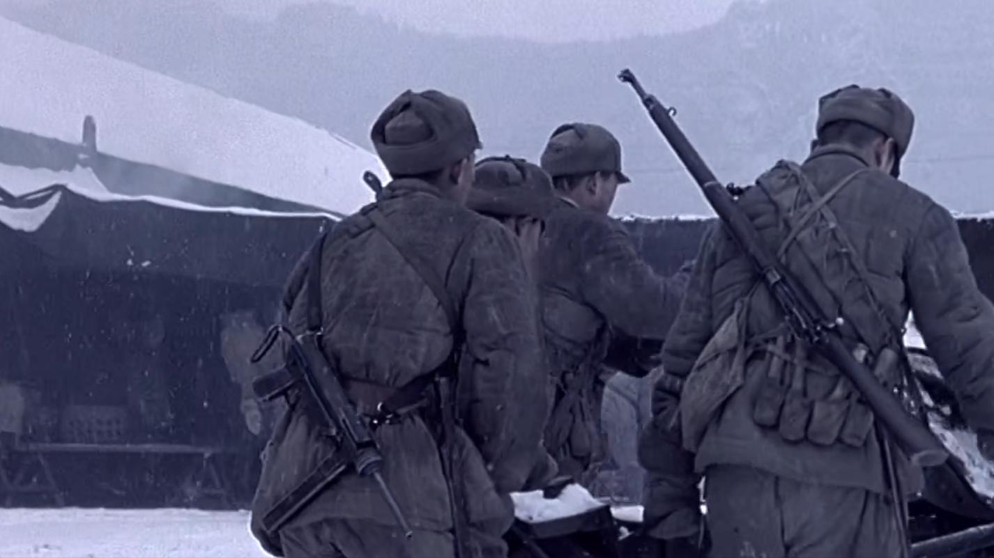 神作《集结号》，上映十几年无人超越，也是一部枪械视觉盛宴