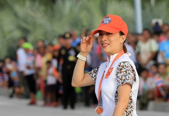 泰国的长公主是海军上将军衔，喜欢跑全马，皇家卫队要陪她跑