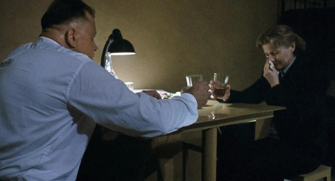 它是改变影史的神作，还是惨无人道的*行暴**？