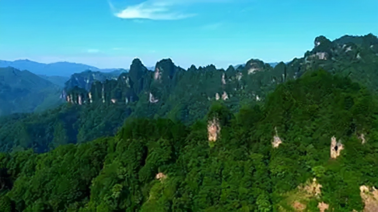 重庆29岁小伙娶53岁老妻,19岁女知青下乡嫁给农村小伙子