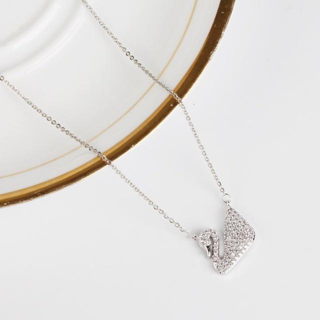 施华洛世奇天鹅项链怎么查询真假,施华洛世奇天鹅项链材质是银吗