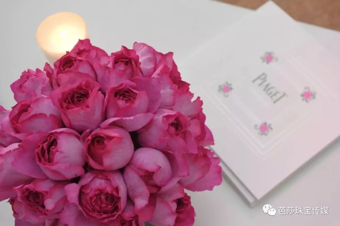 早春最流行的珠宝搭配,什么穿搭可以戴夸张的珠宝