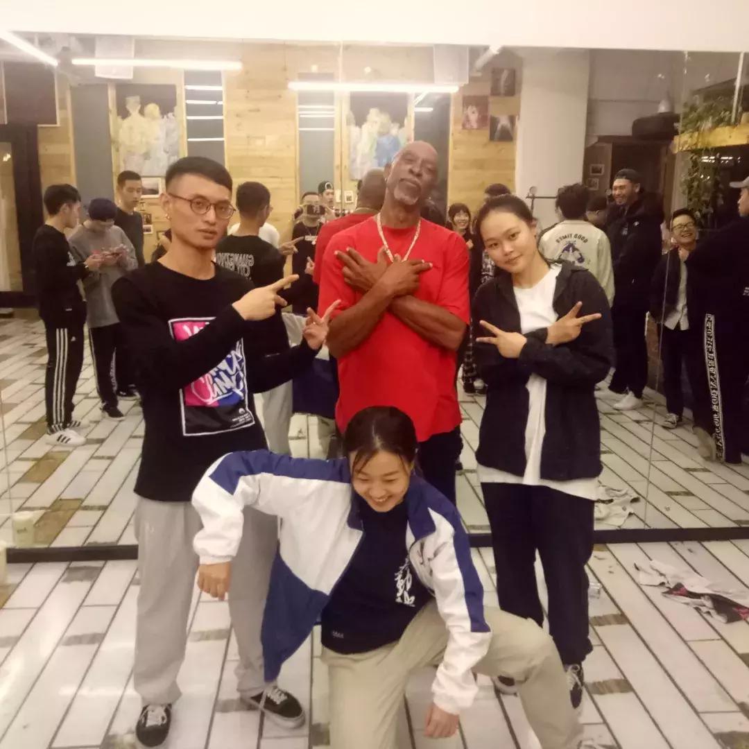 theone街舞冠军赛,攀大街舞